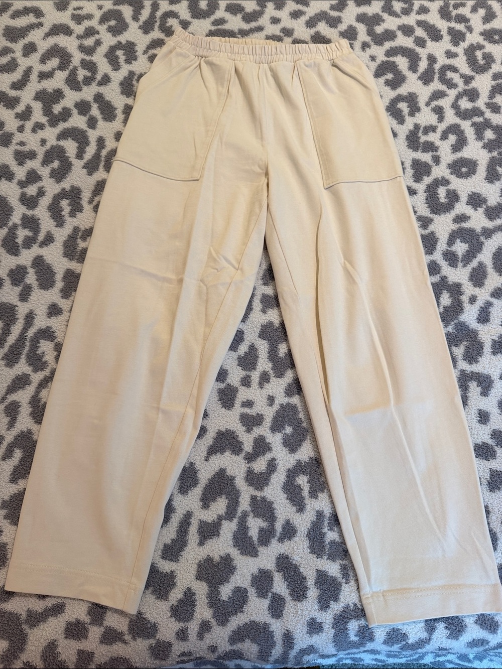 Vuori Women’s Beige Relaxed-Fit Joggers